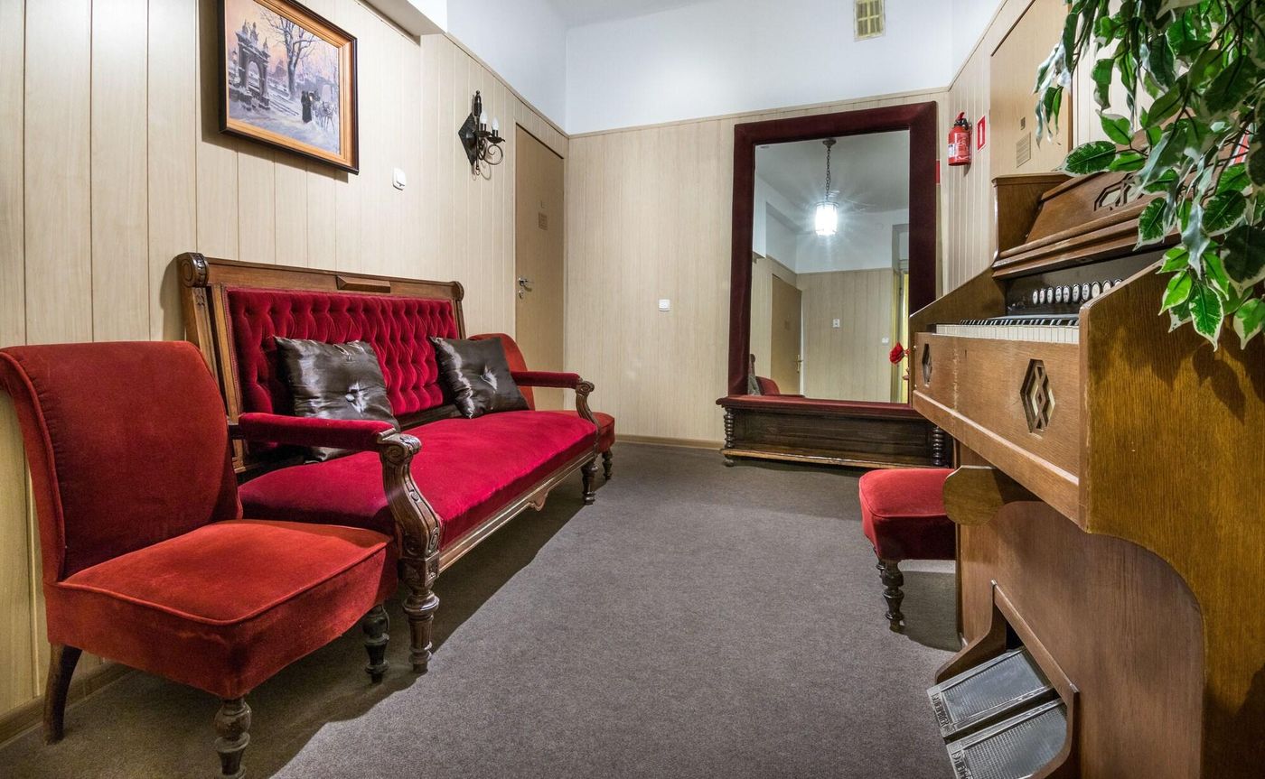 Unikat Guest Rooms-Poland-KRAKOW-Lobby-5