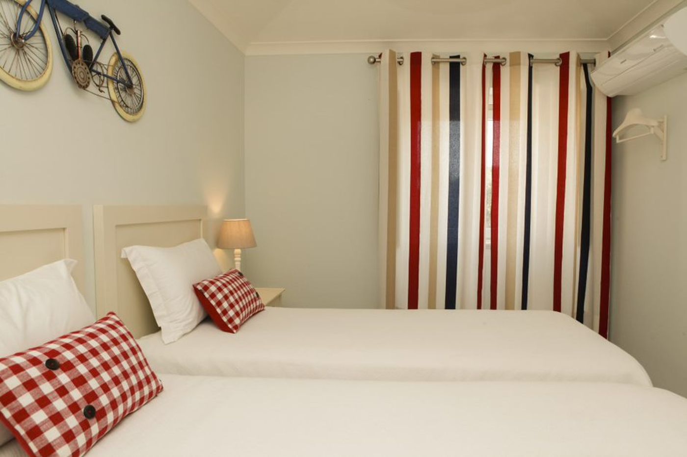 Casa-Palmela---Small-Luxury-Hotels---Villas-Room-58