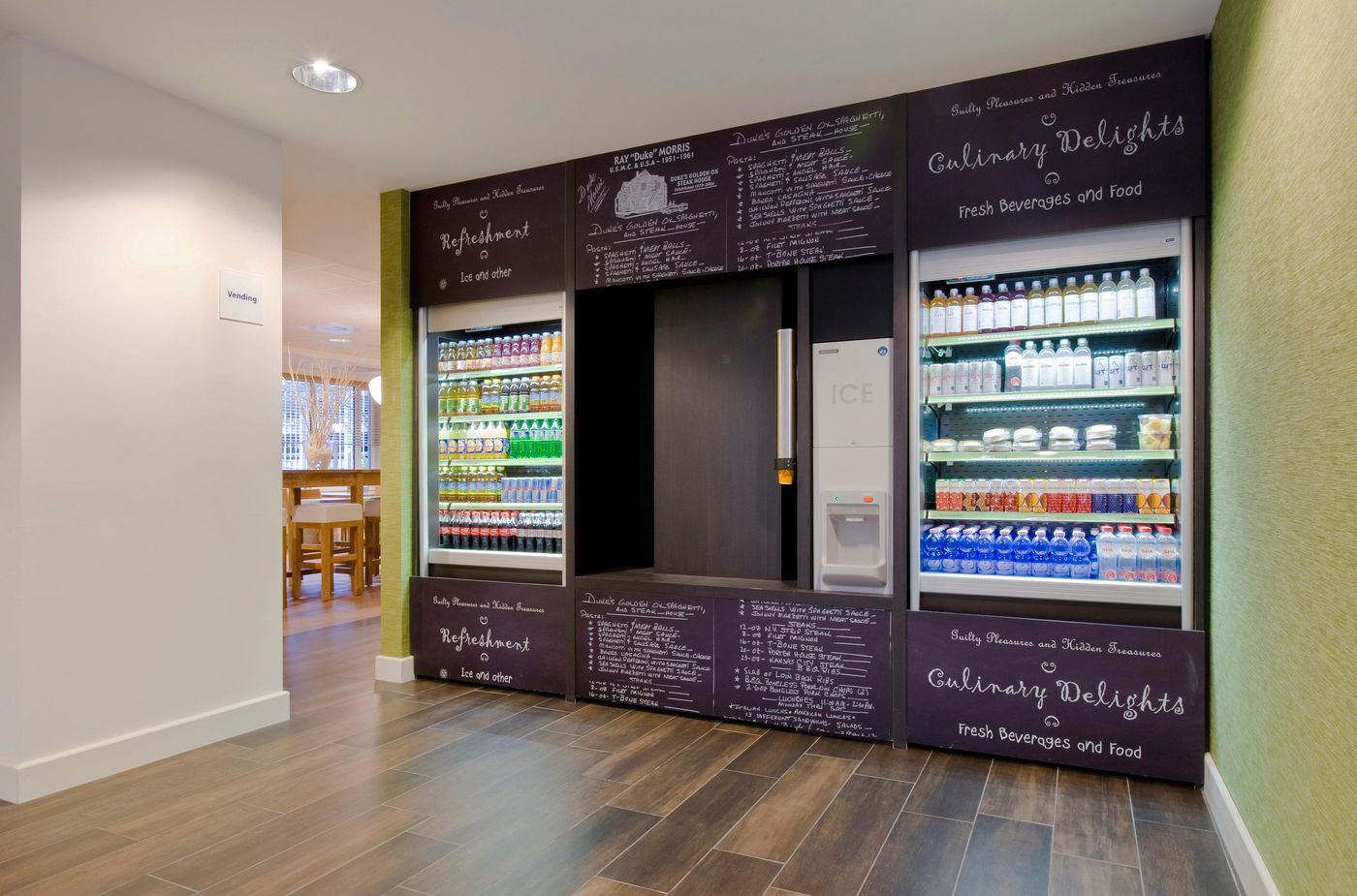 Holiday-Inn-Express-Amsterdam-Schiphol-Lobby-18