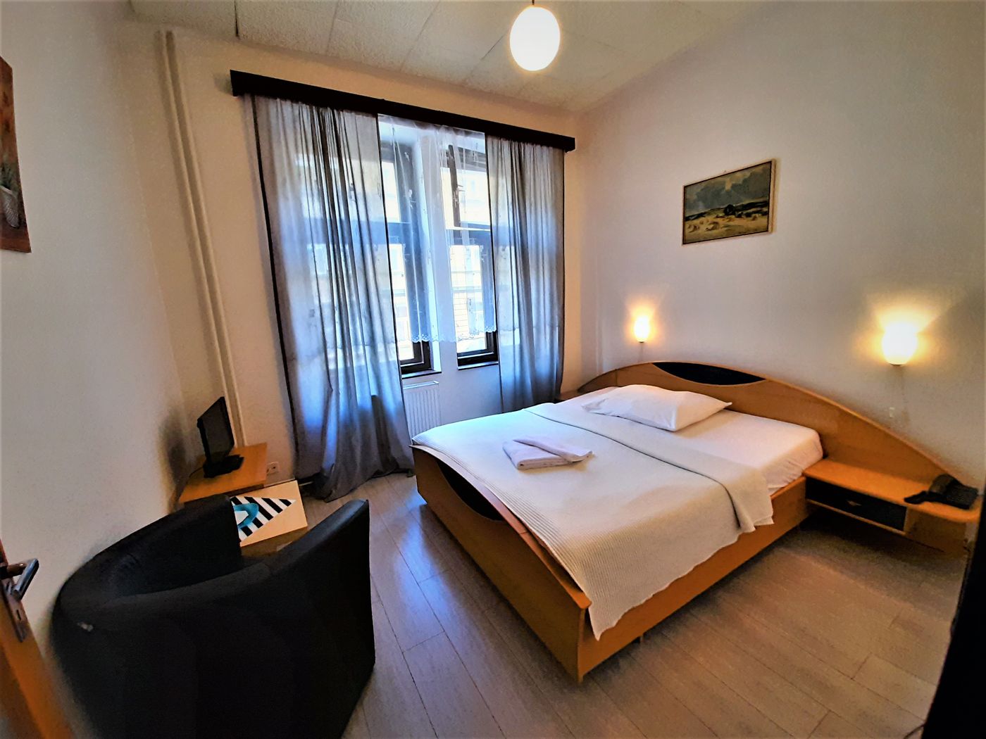 Olga-Czech Republic-PRAGUE -Room-9