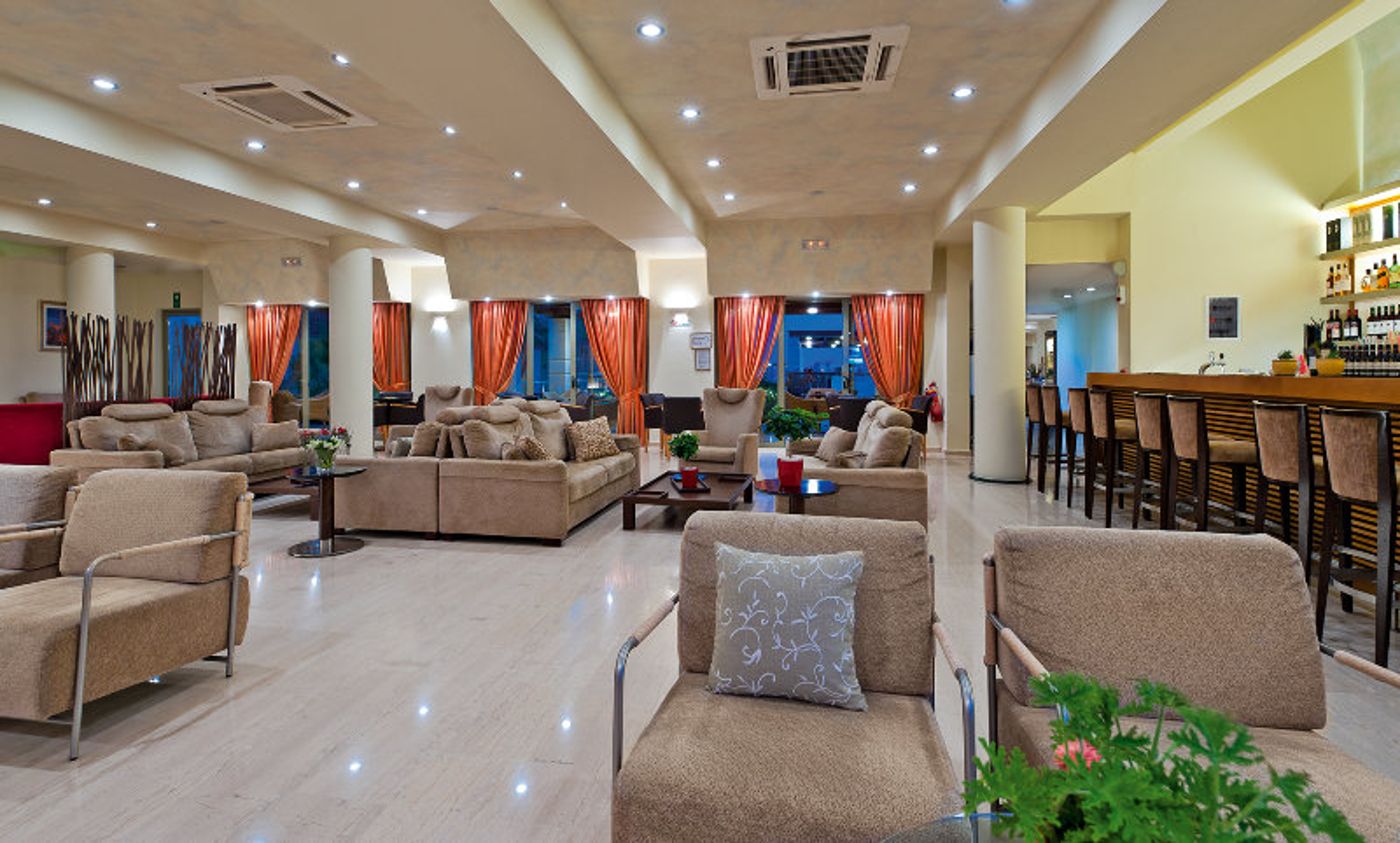 Santa-Marina-Plaza-Bar-43