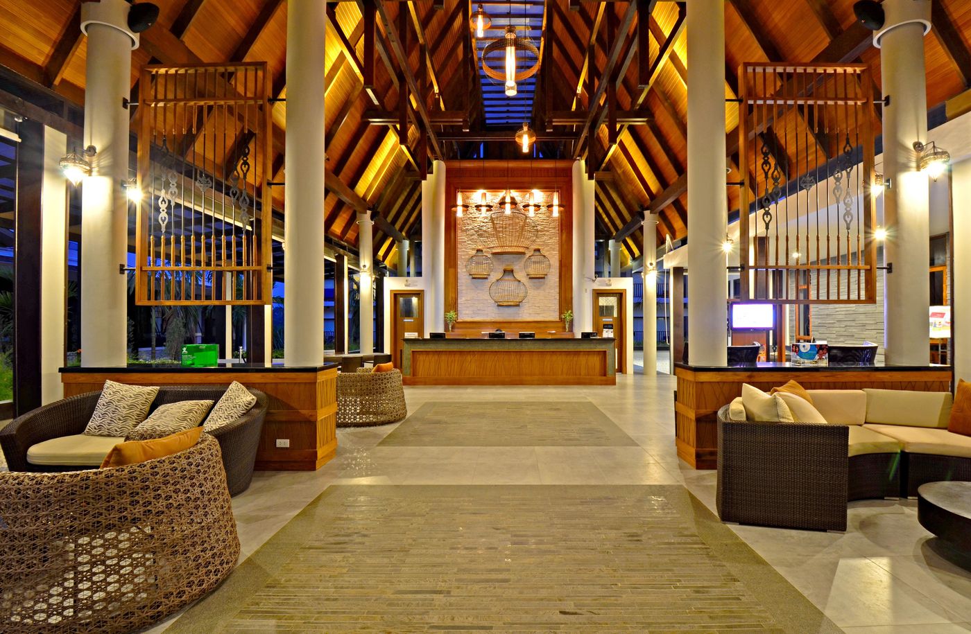 Deevana-Plaza-Krabi-Ao-Nang-Lobby-56