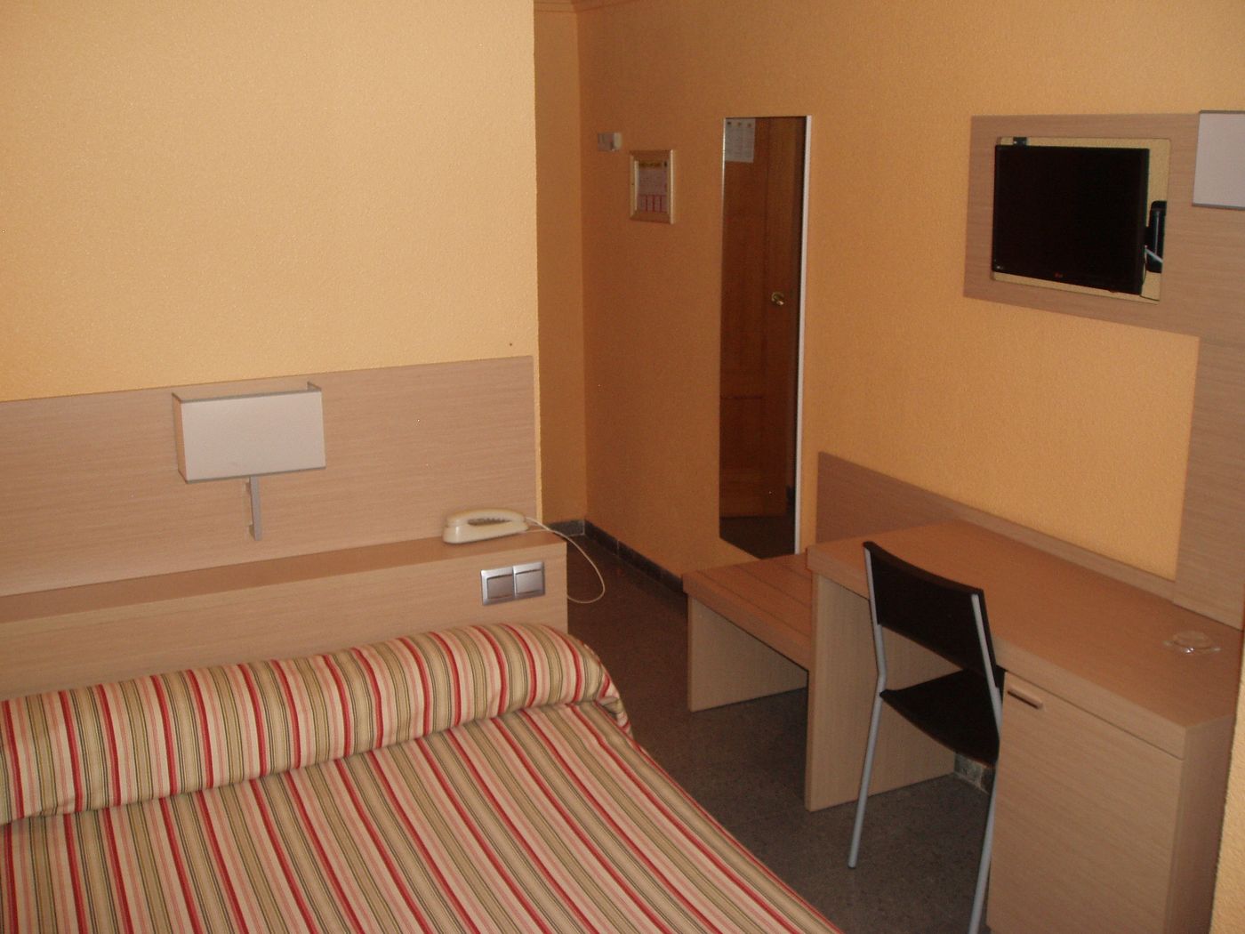 Mont-Park-Room-16
