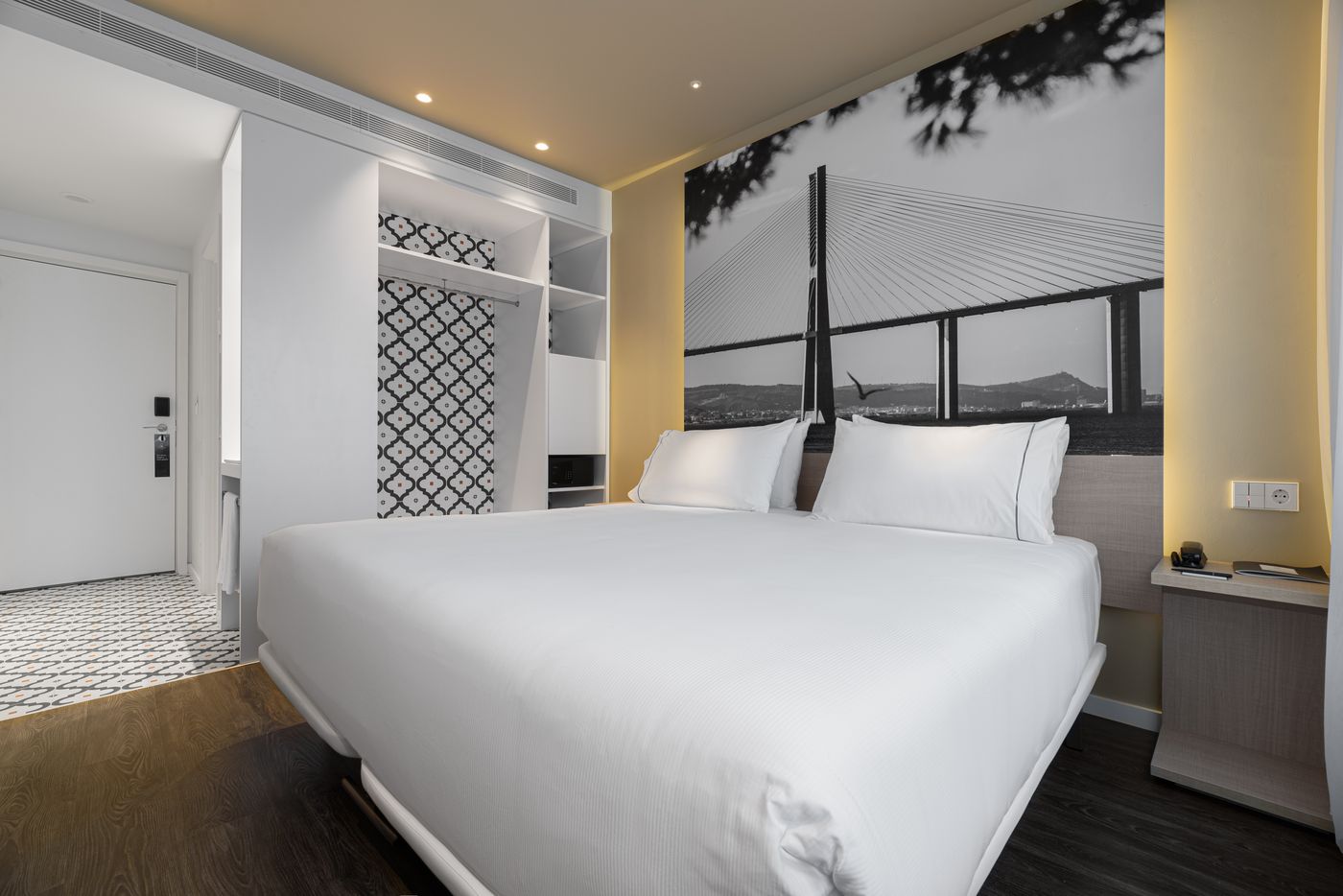 Ikonik-Lisboa-Room-12