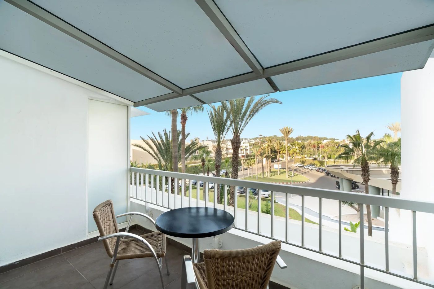 Atlas-Amadil-Beach-Aqua-Sun-Room-86