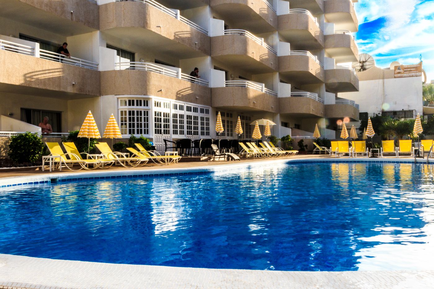 Coral California - Adults Only