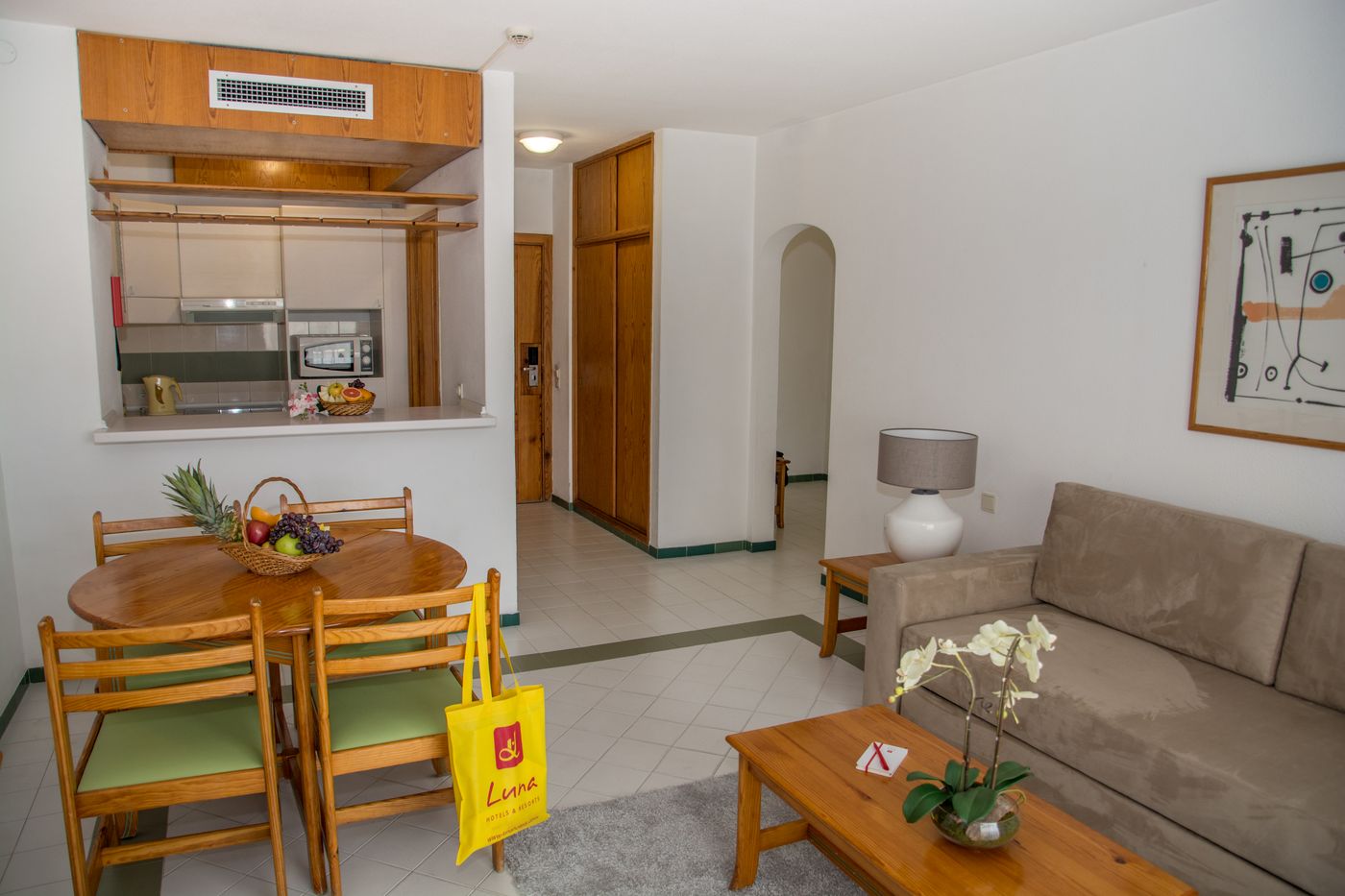 Luna-Hotel-da-Oura-Room-12