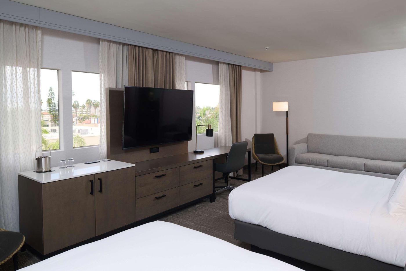 Doubletree-by-Hilton-Buena-Park-Room-18