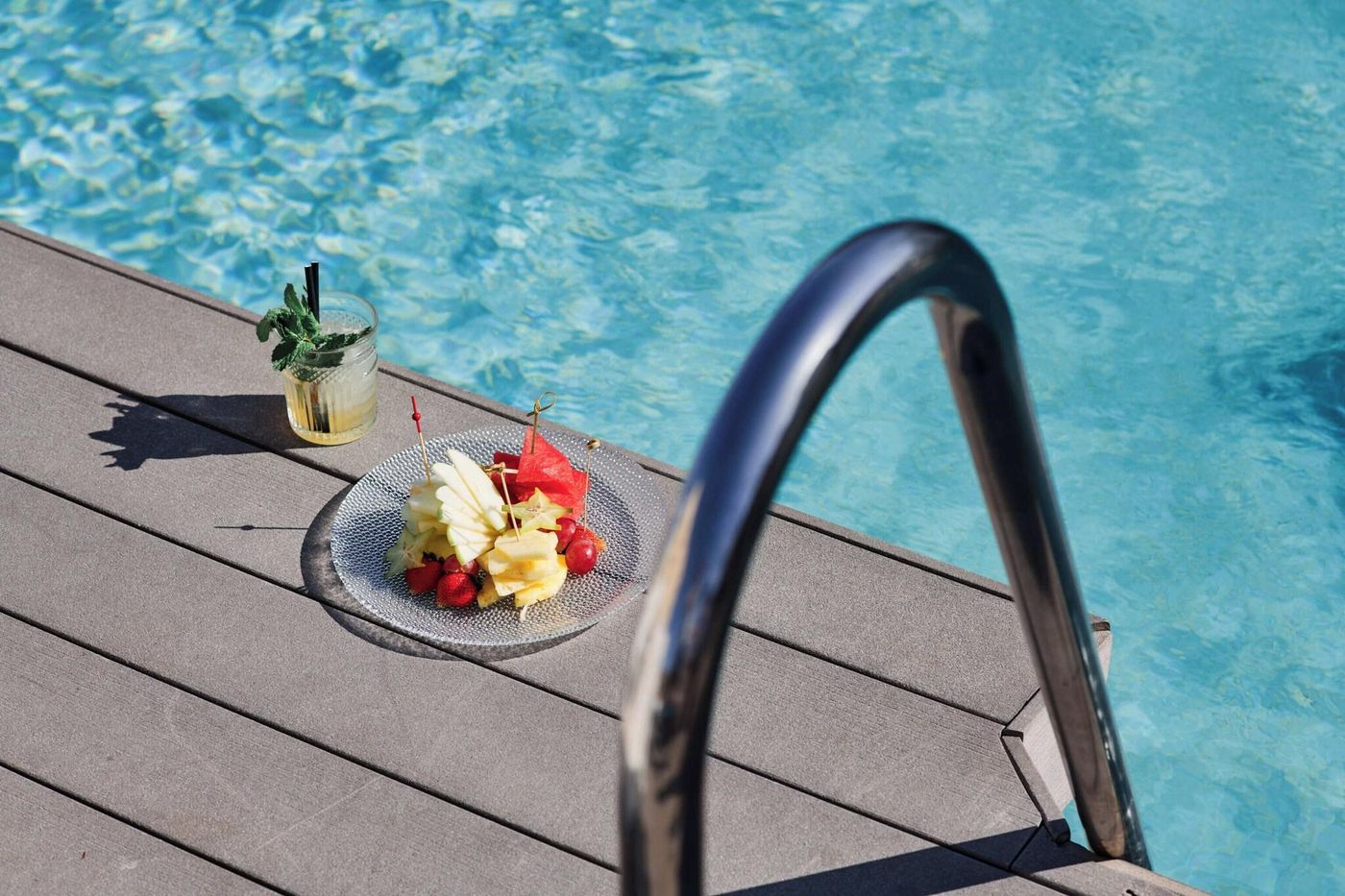 Molina-Lario-Pool-16