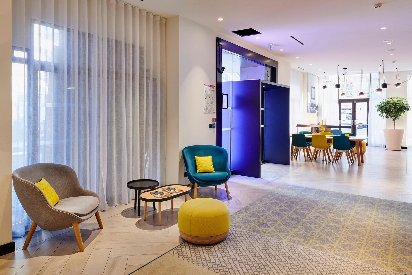 Holiday-Inn-Nice-General-view-48