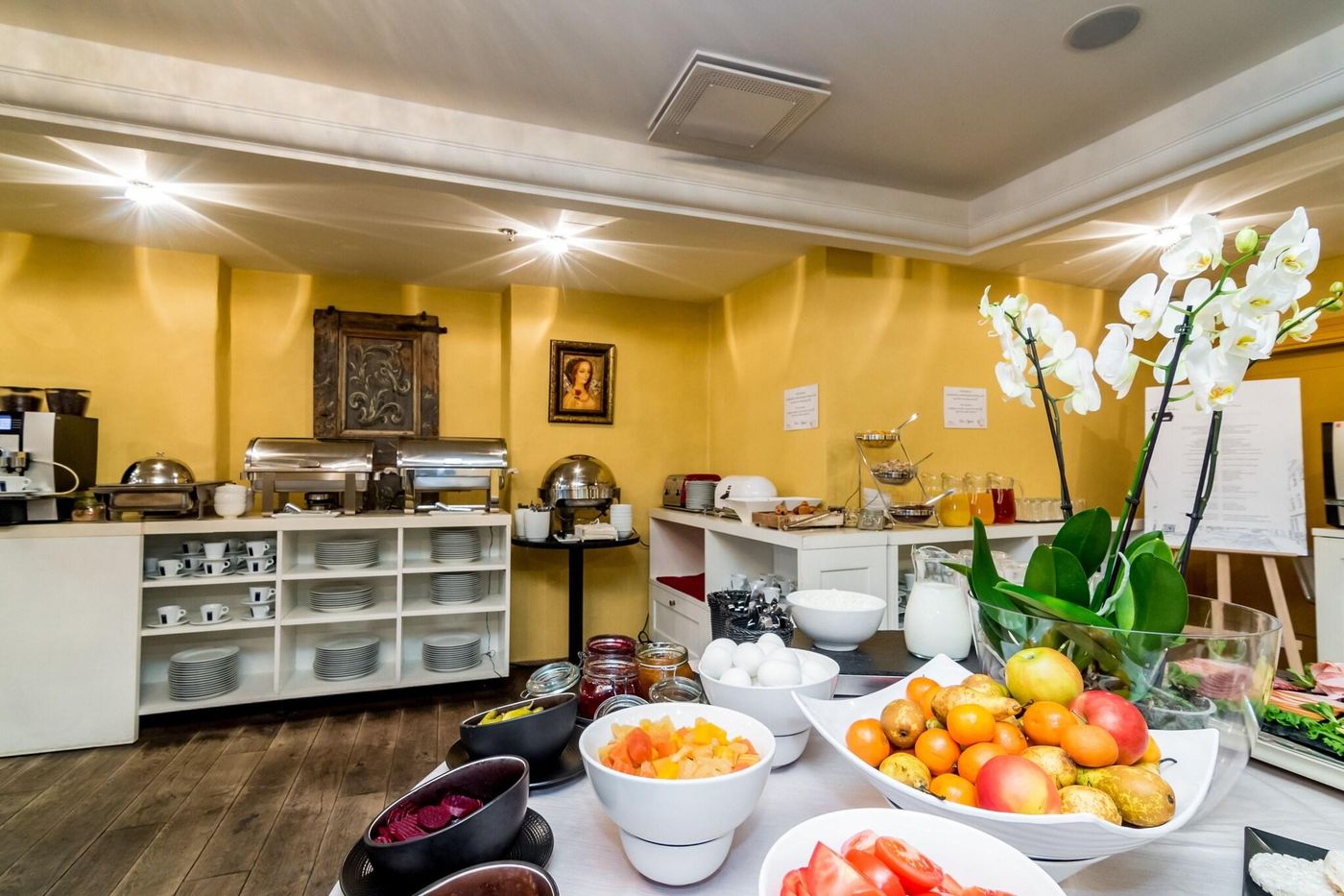 Meriton-Old-Town-Garden-Restaurant-26