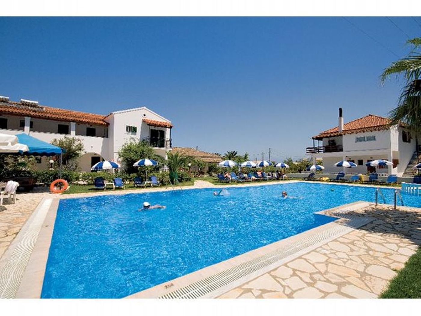 Takis and Effi Hotel Apartments