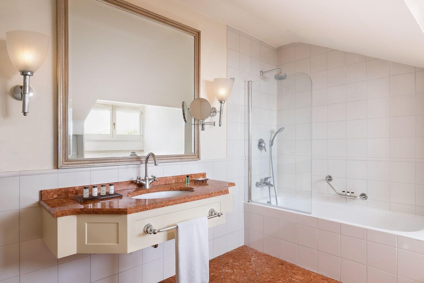 Sheraton-Diana-Majestic-Room-48