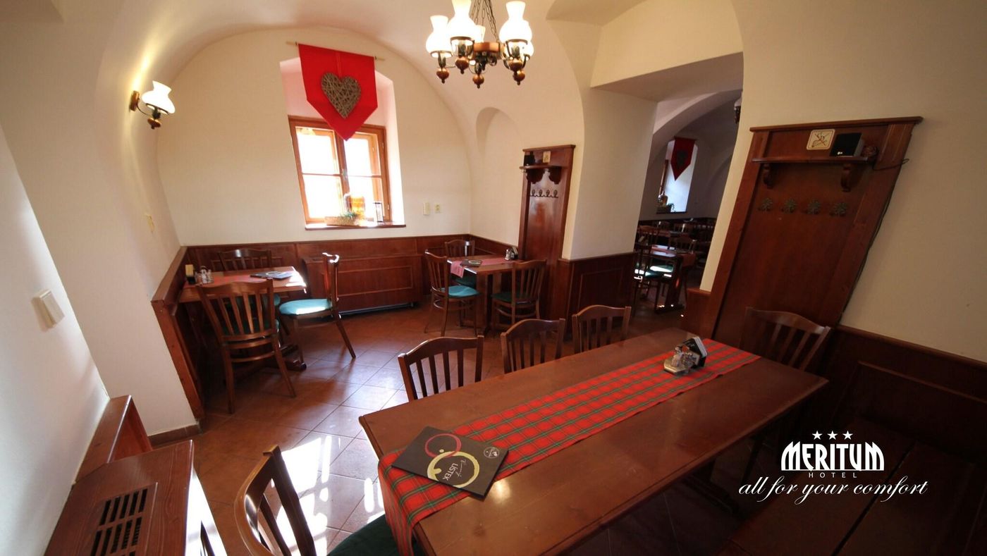 Hotel-Meritum-Restaurant-10