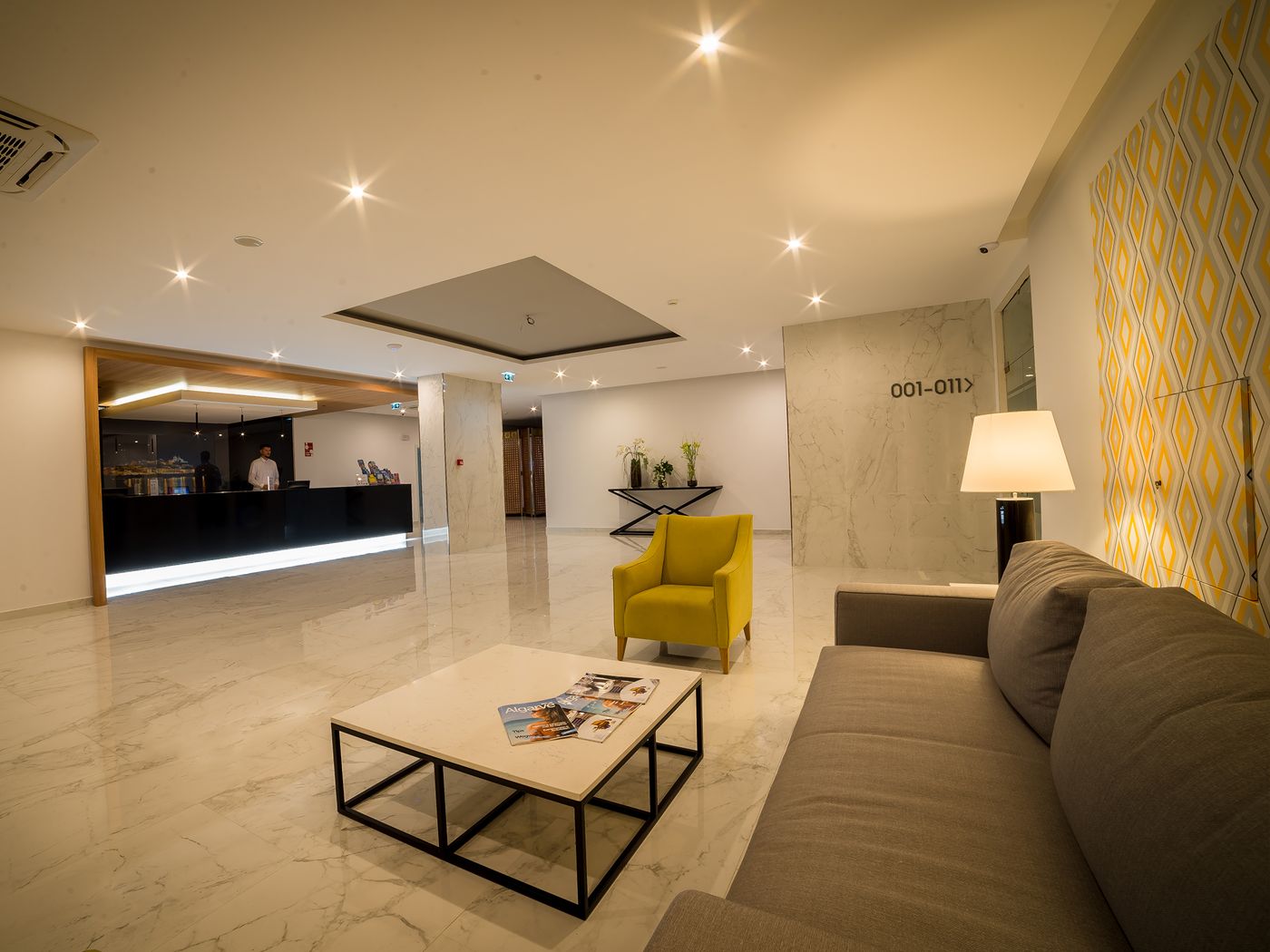 Flor-Da-Rocha-Apartments-Lobby-40