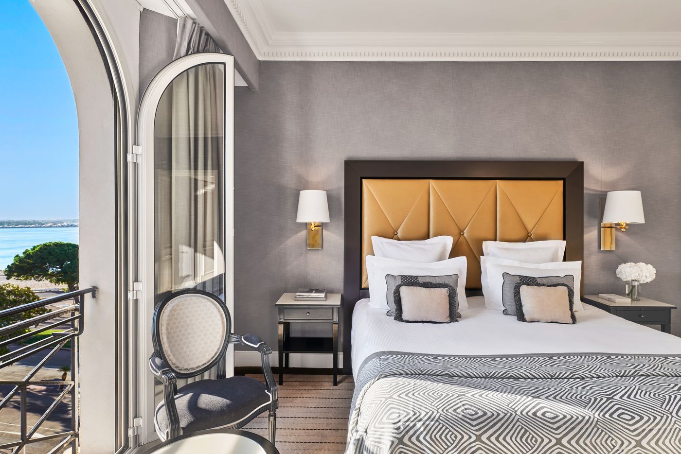 H----tel-Barri----re-Le-Majestic-Cannes-Room-33