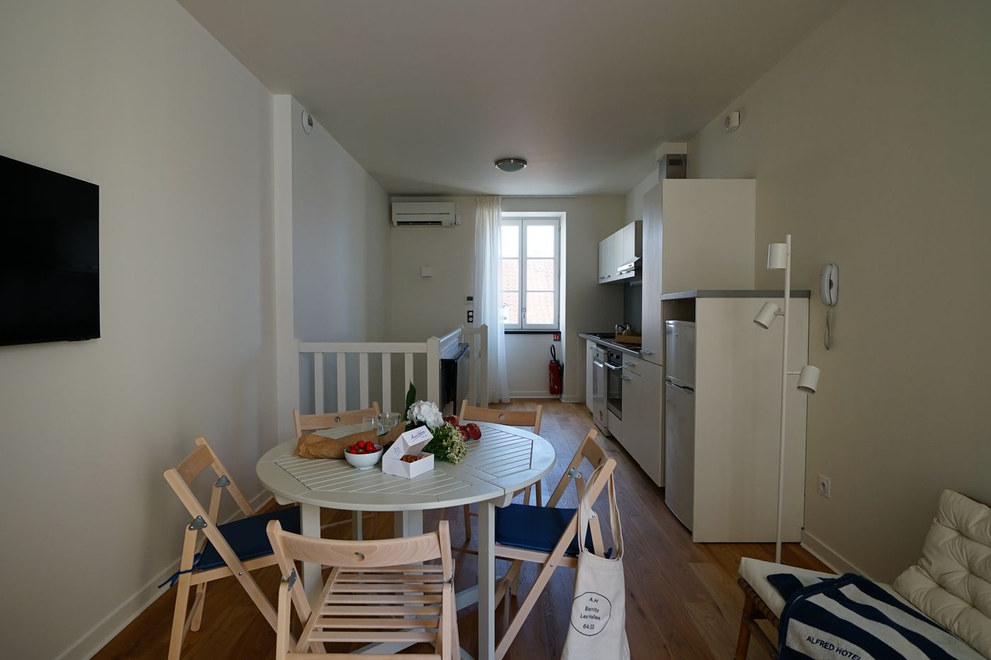 Alfred Hotels Les Halles-France-BIARRITZ-Room-5