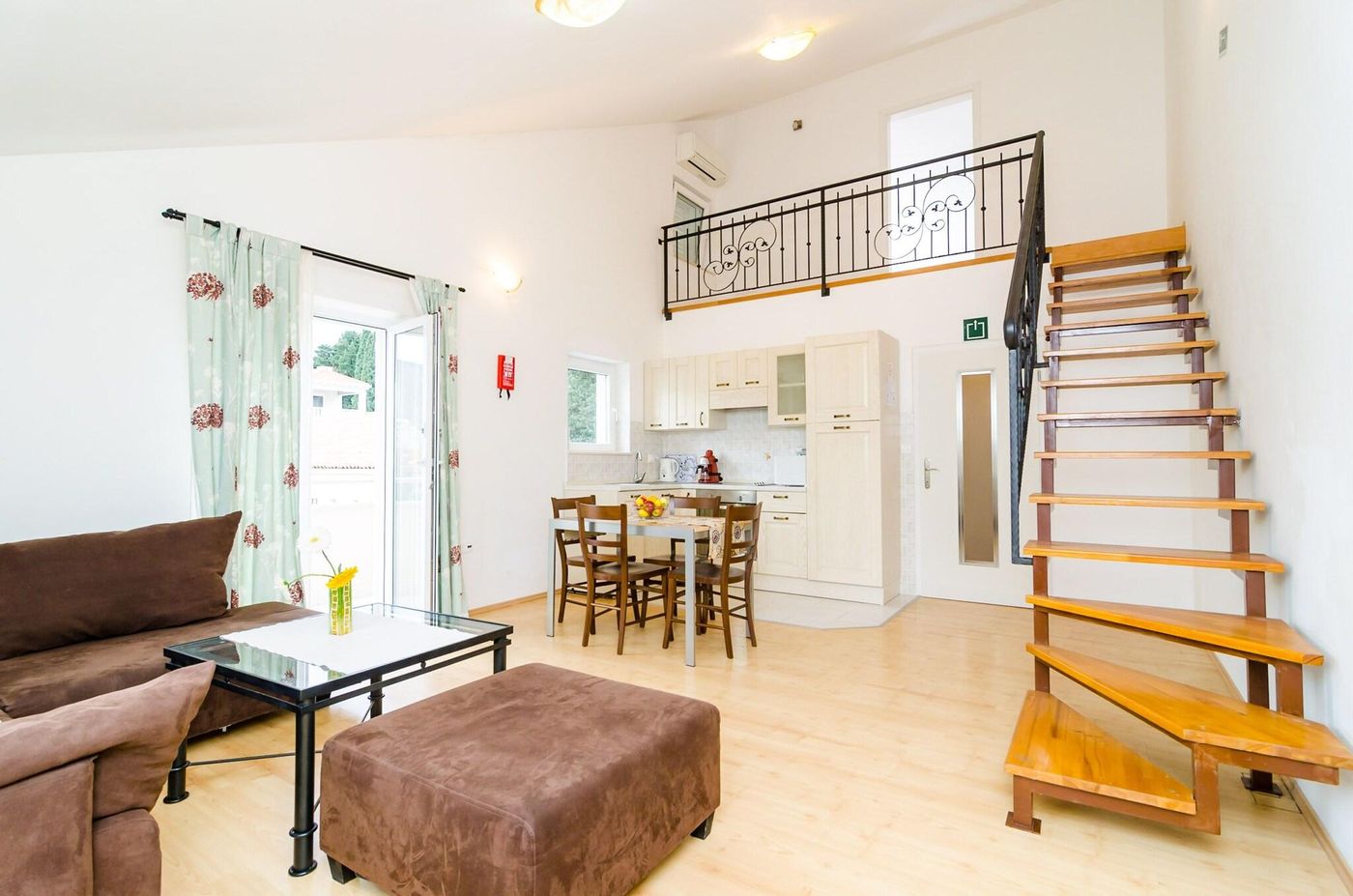 Nikola-Apartments-Room-18