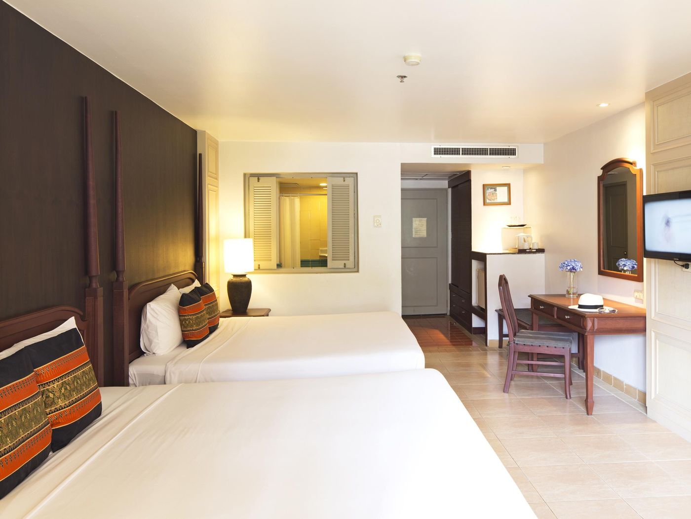 Phuket-Orchid-Resort-and-Spa-Room-8