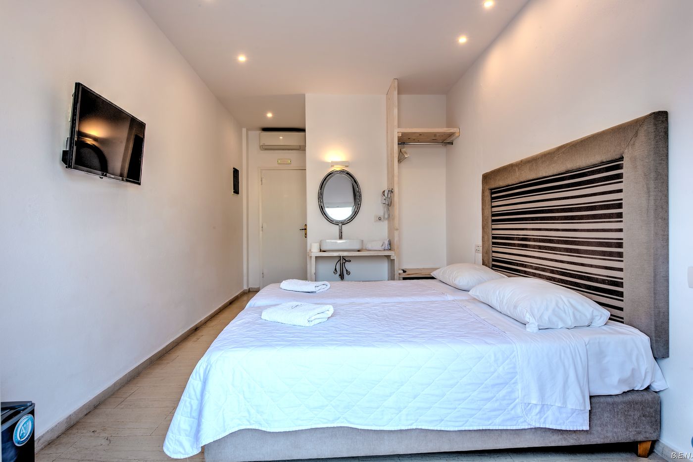 Anamar-Santorini-Room-14