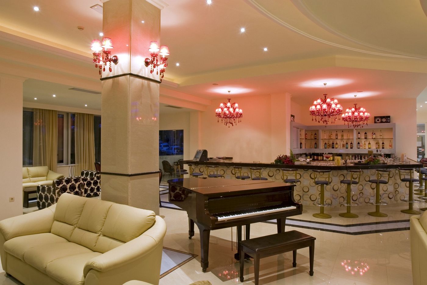 Lydia-Maris-Lobby-51