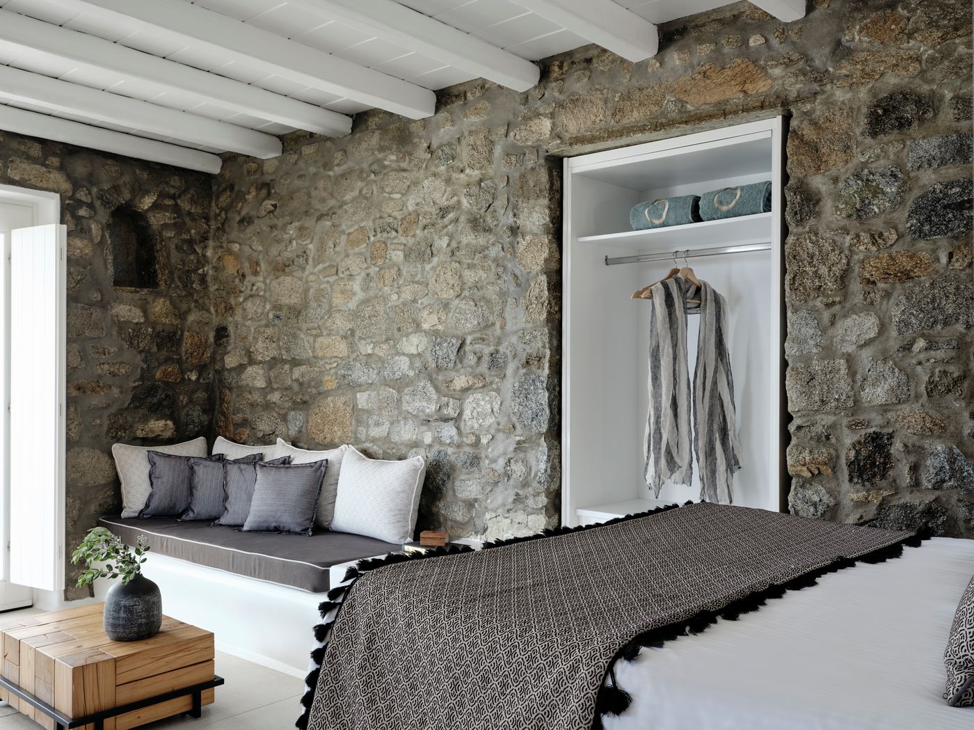 Mykonos-No5-Luxury-Suites---Villas-Room-32
