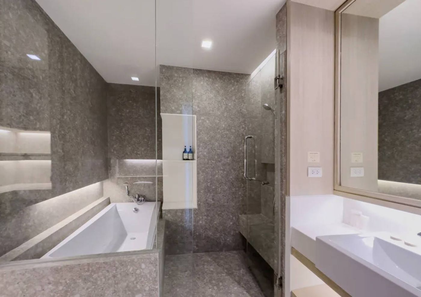 Jasmine-Grande-Residence-Room-54