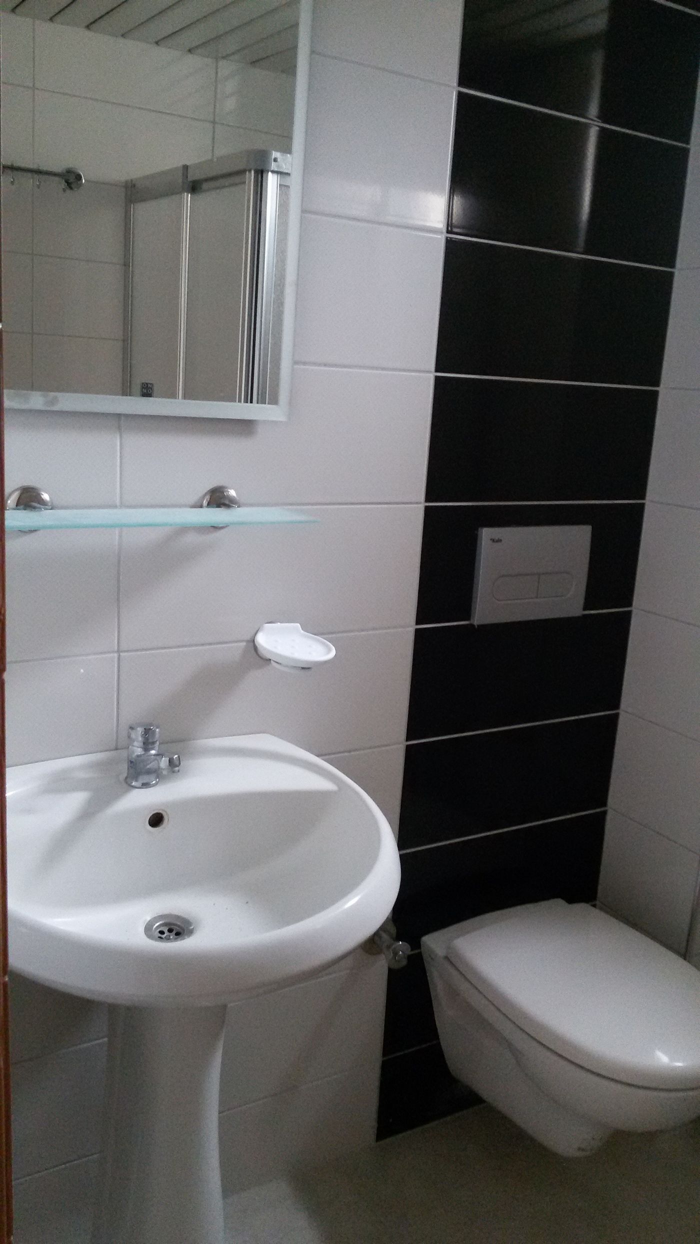 Family-Apart-Room-15