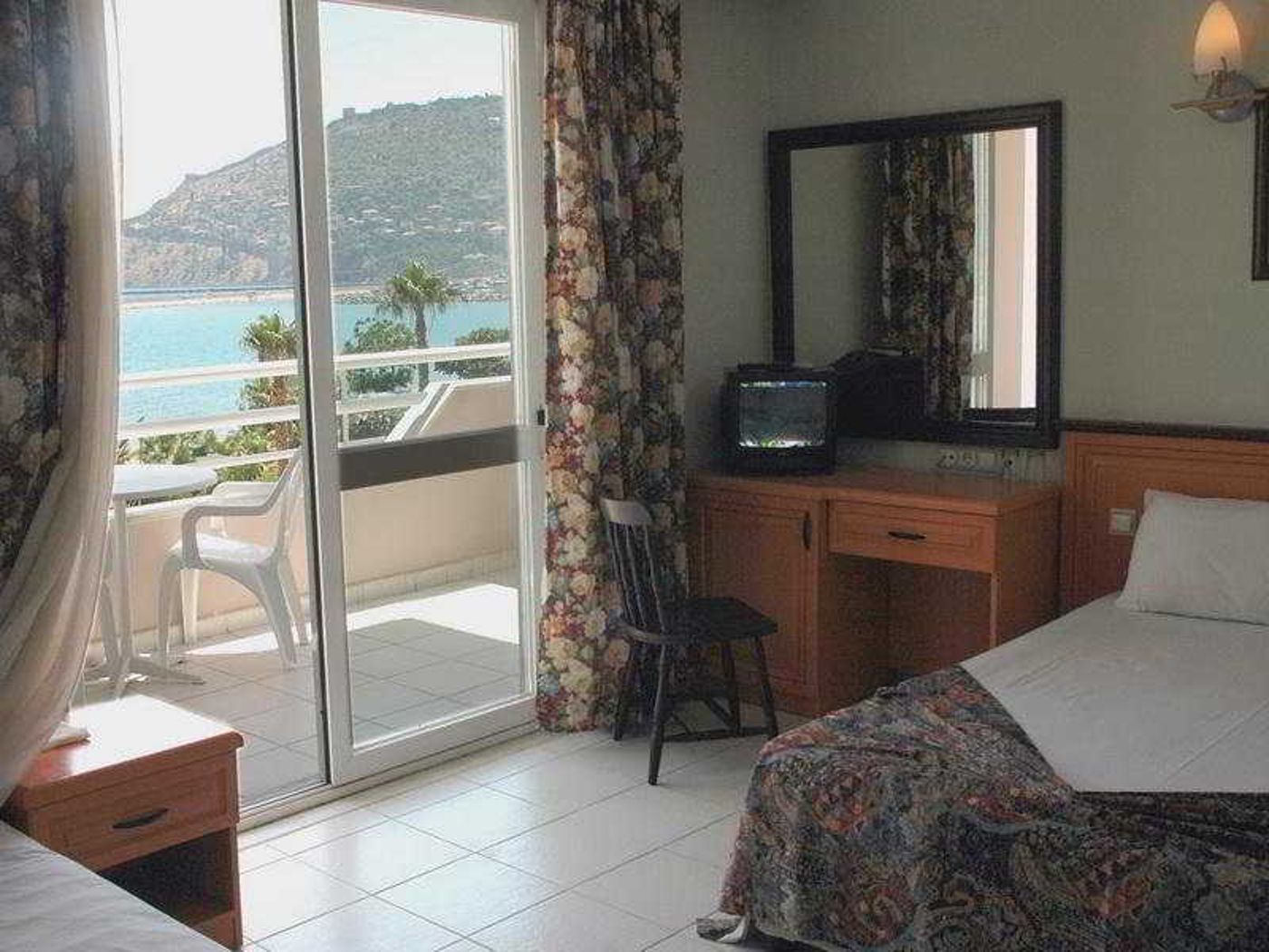 Best-Beach-Hotel-Room-7