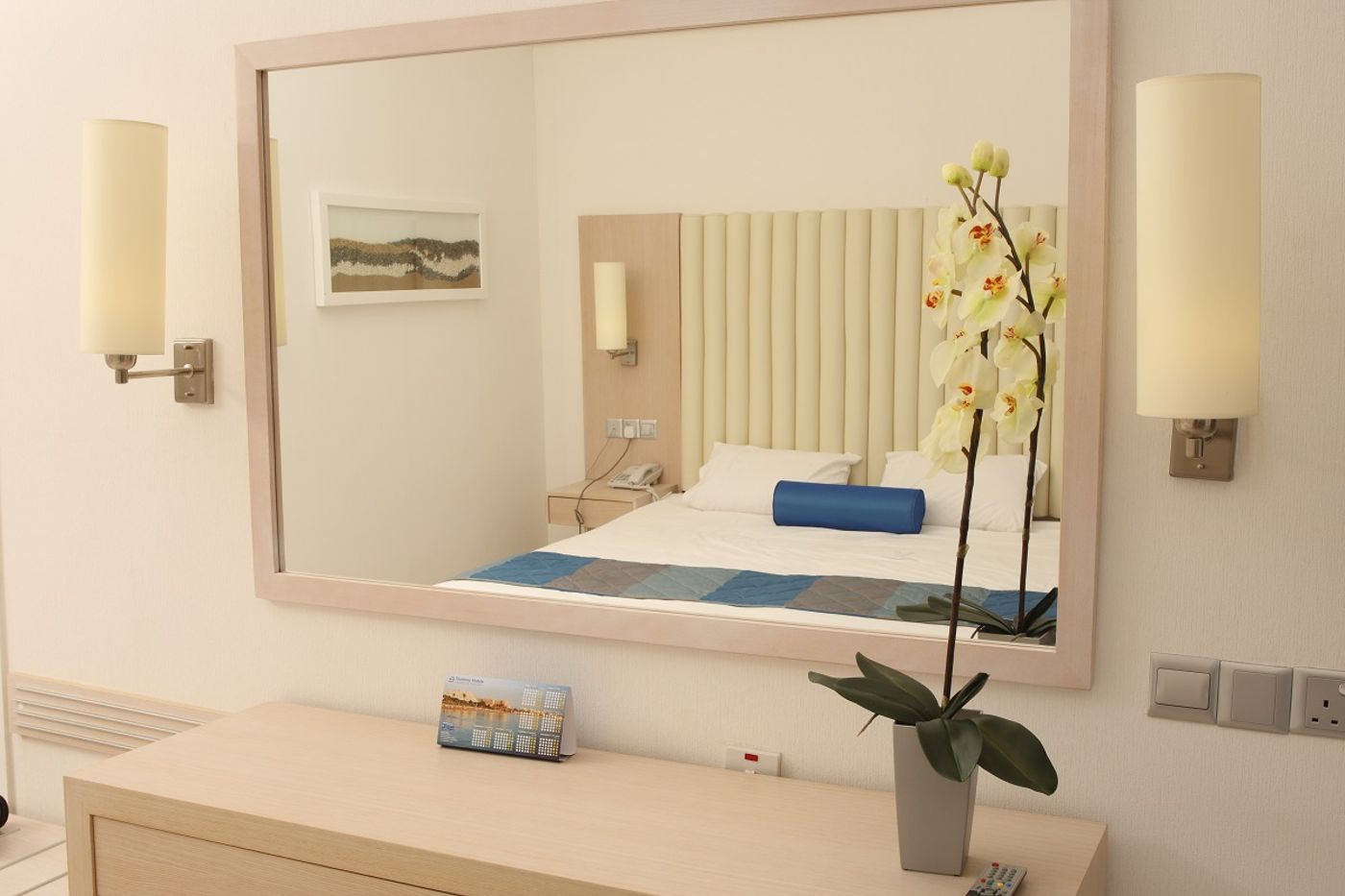 Tsokkos-Vrissiana-Beach-Hotel-Room-19