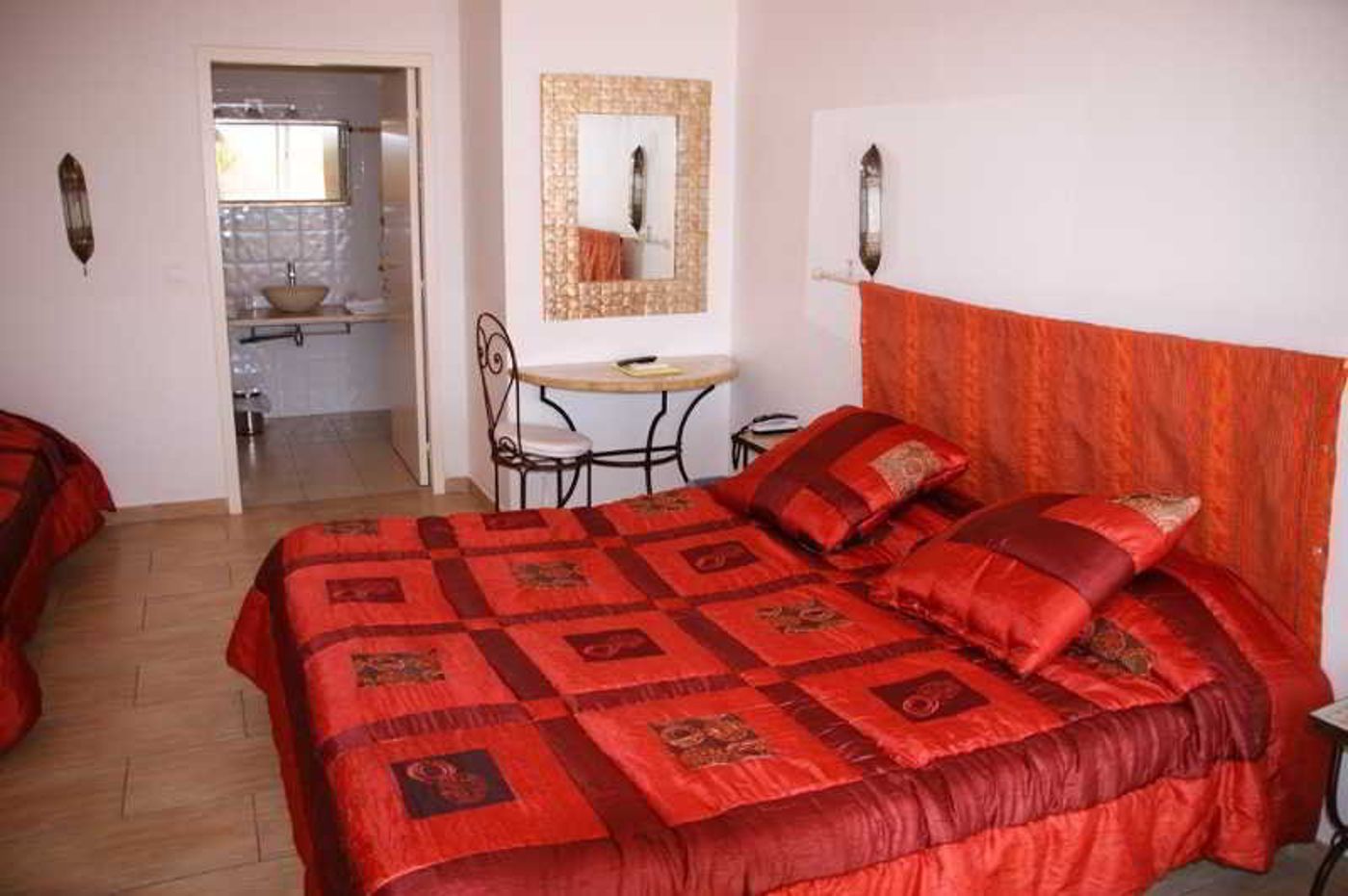 La Potiniere-France-TOULON-Room-10