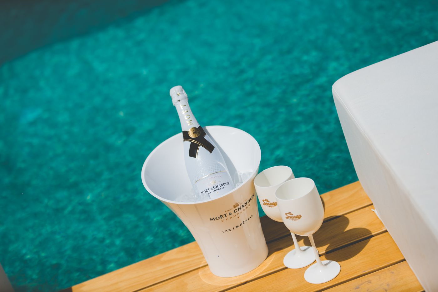 Super-Paradise-Hotel-Bar-6