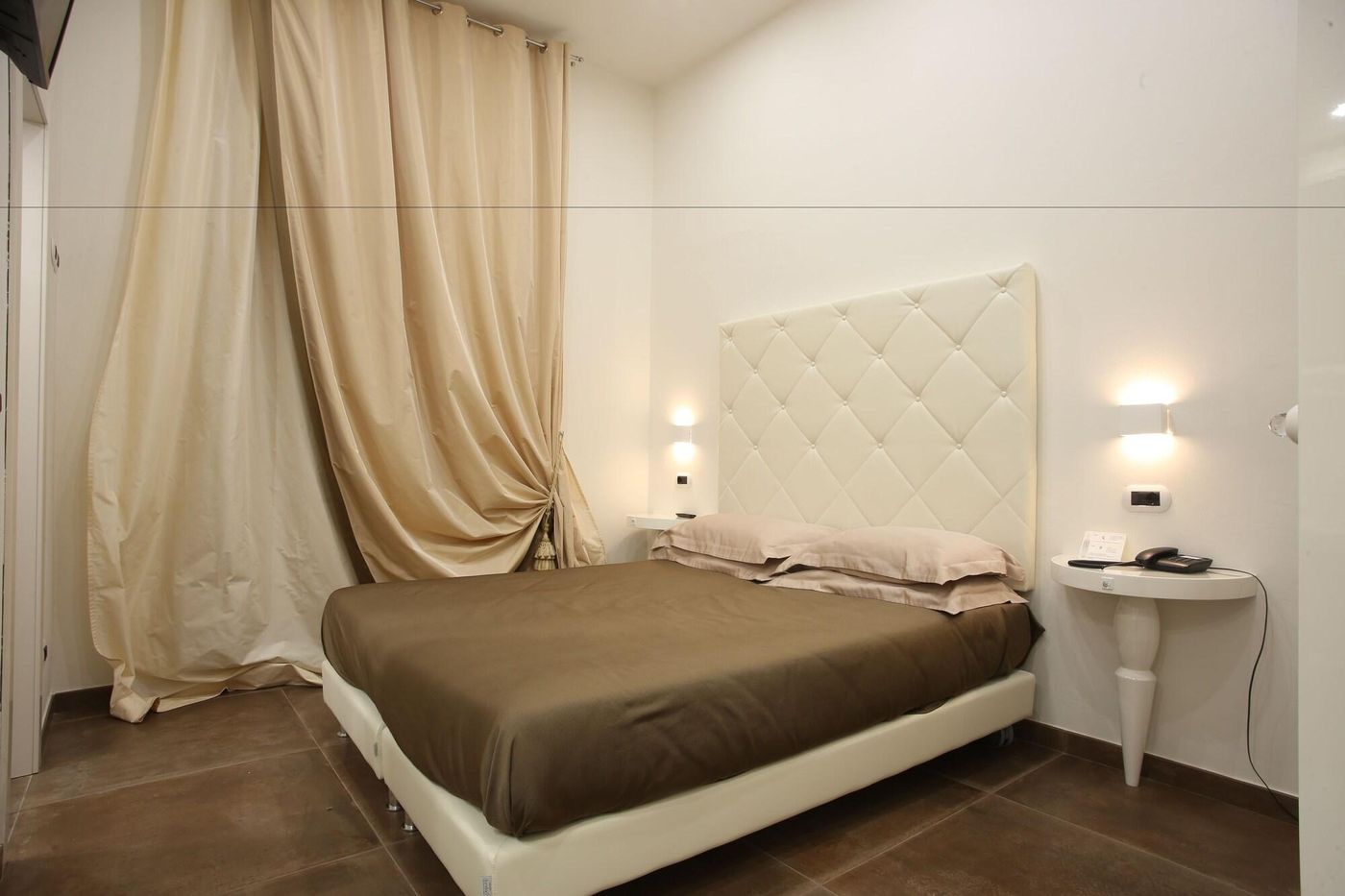 Columbia-Charming-Spa-Room-60