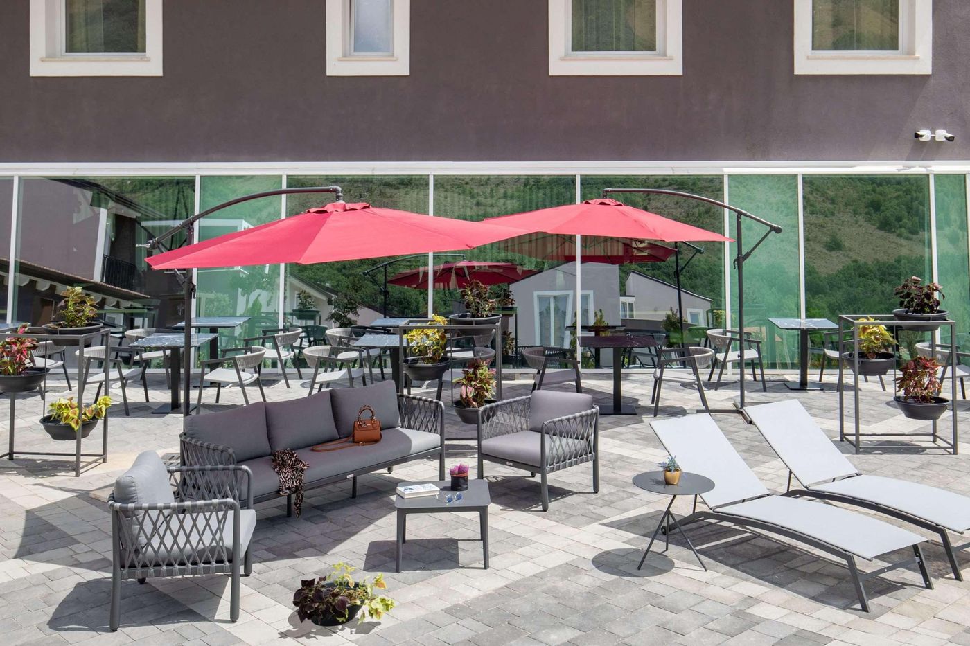 Della-Piana-Lobby-42