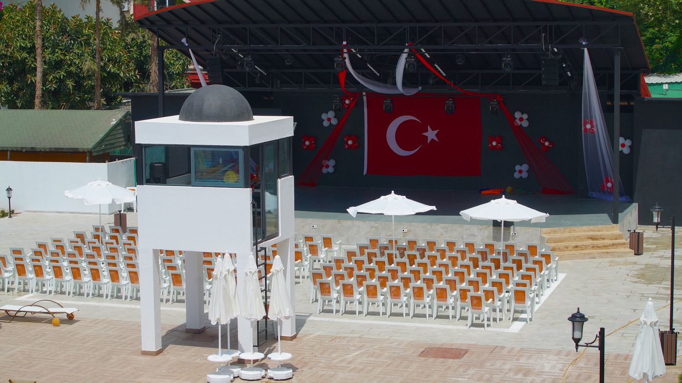 Club-Aqua-Plaza-Sports-and-Entertainment-75