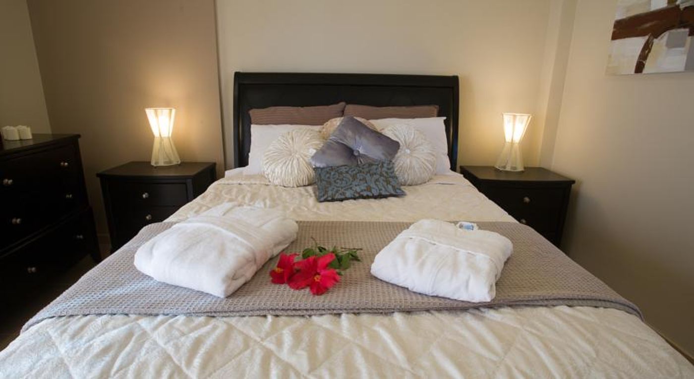 Baywatch Hotel & Apartments