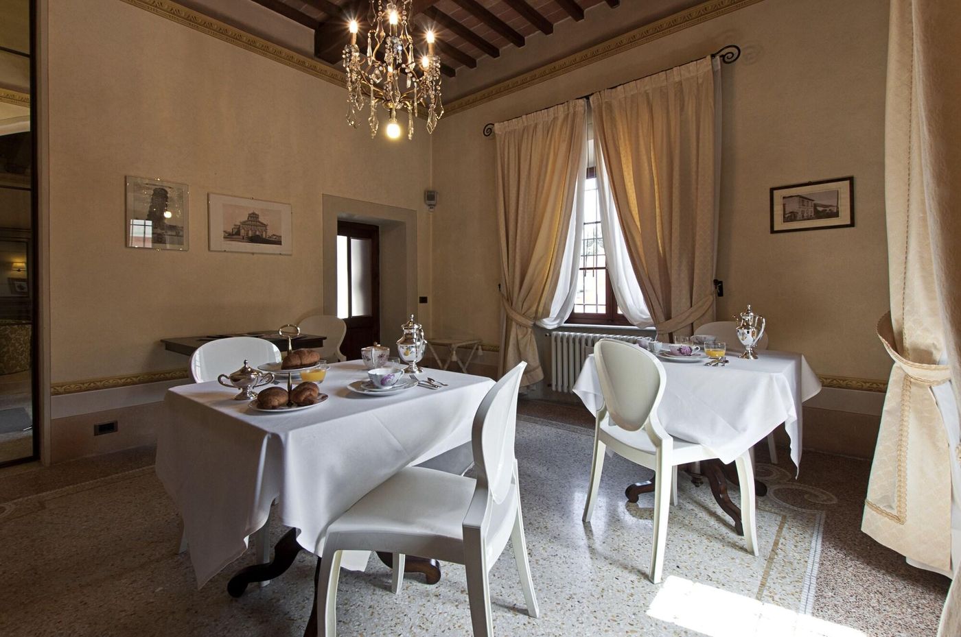 B-B-VillAmorosa-Restaurant-14