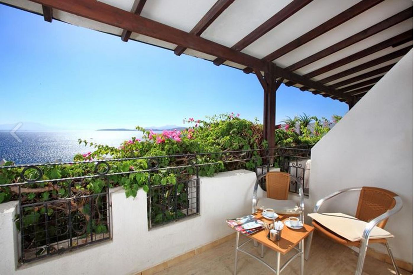 Club-Forever-Room-24