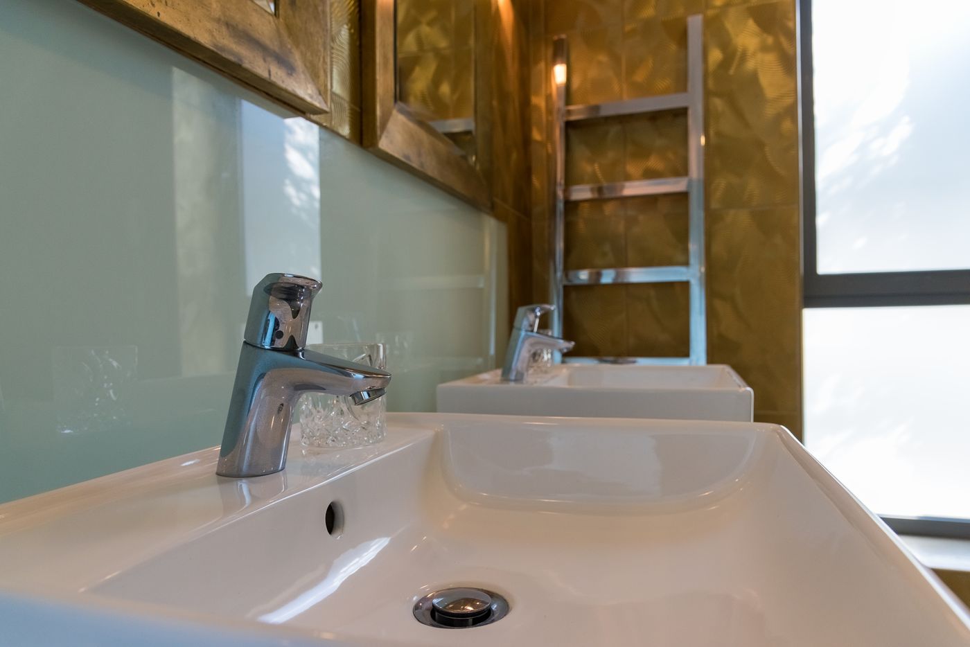 Diamond-Deluxe-Room-76