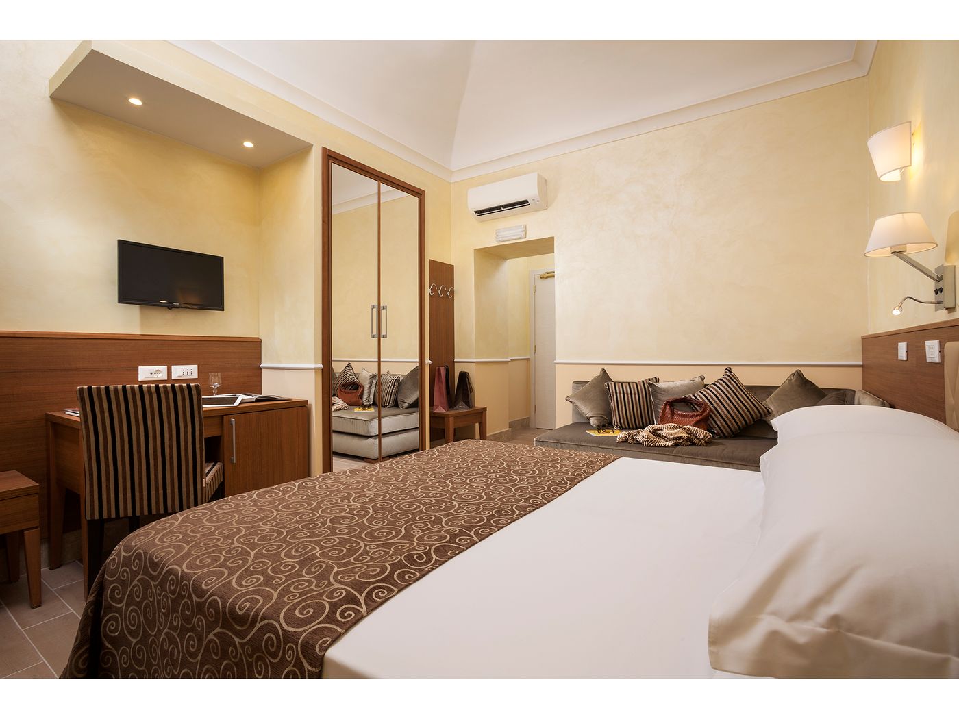 Hotel-Kennedy-Room-28