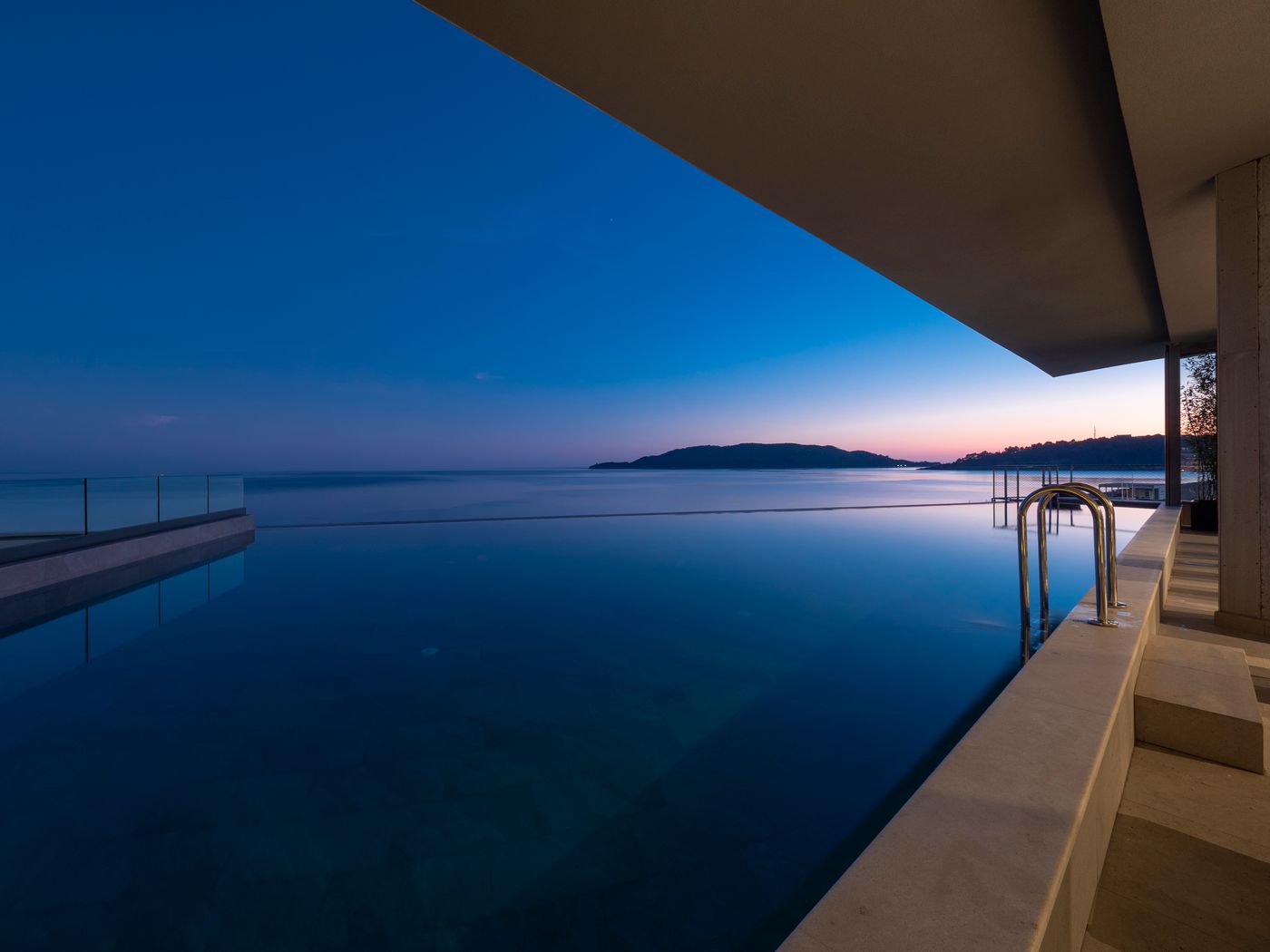 Sea-Star-Hotel-Pool-5