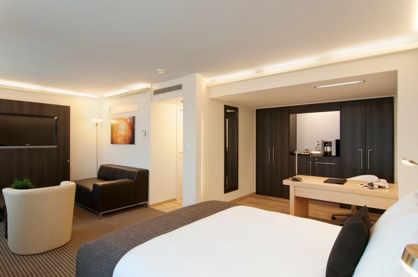 Crowne Plaza Zurich-Switzerland-ZURICH-Room-10