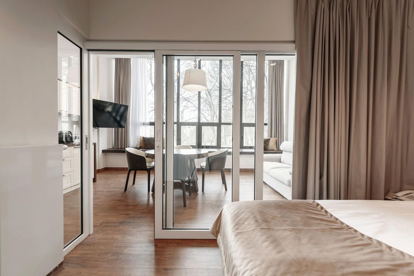 W-Sercu-Krakowa-Aparthotel-Room-14