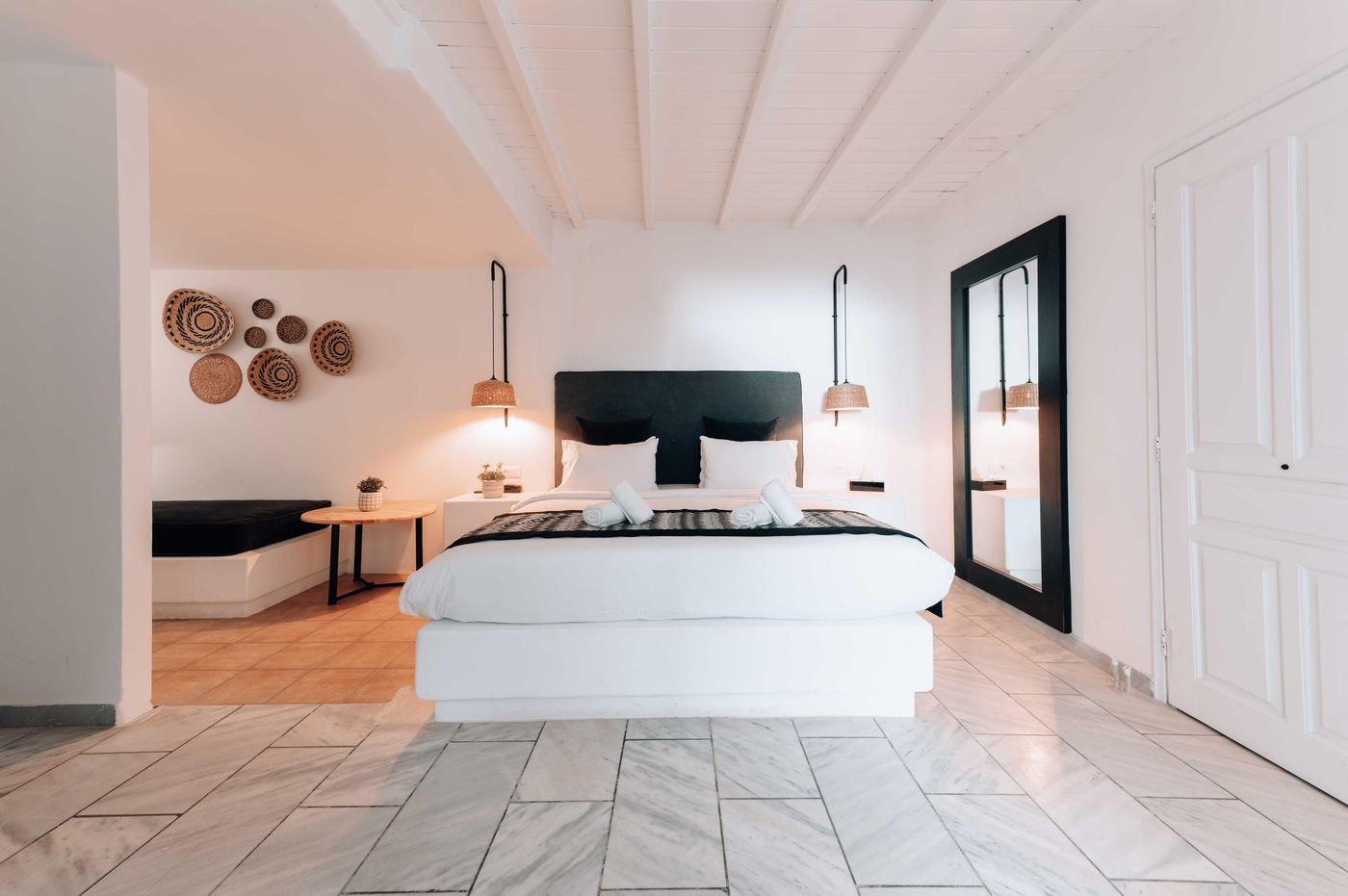 Mr---Mrs-White-Mykonos-Room-24
