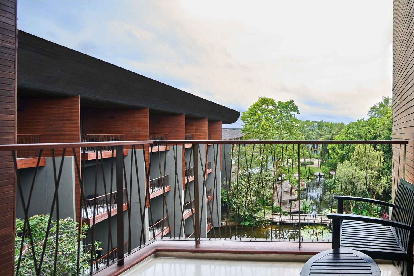 Renaissance-Phuket-Resort---Spa-Room-16