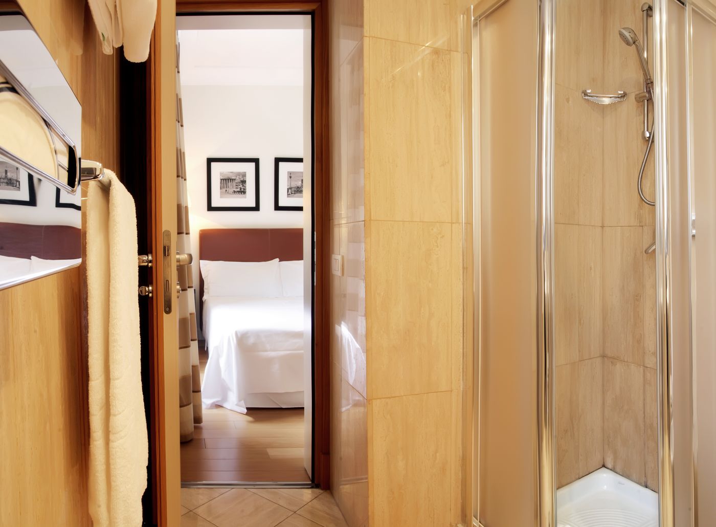 Albergo-Santa-Chiara-Room-13