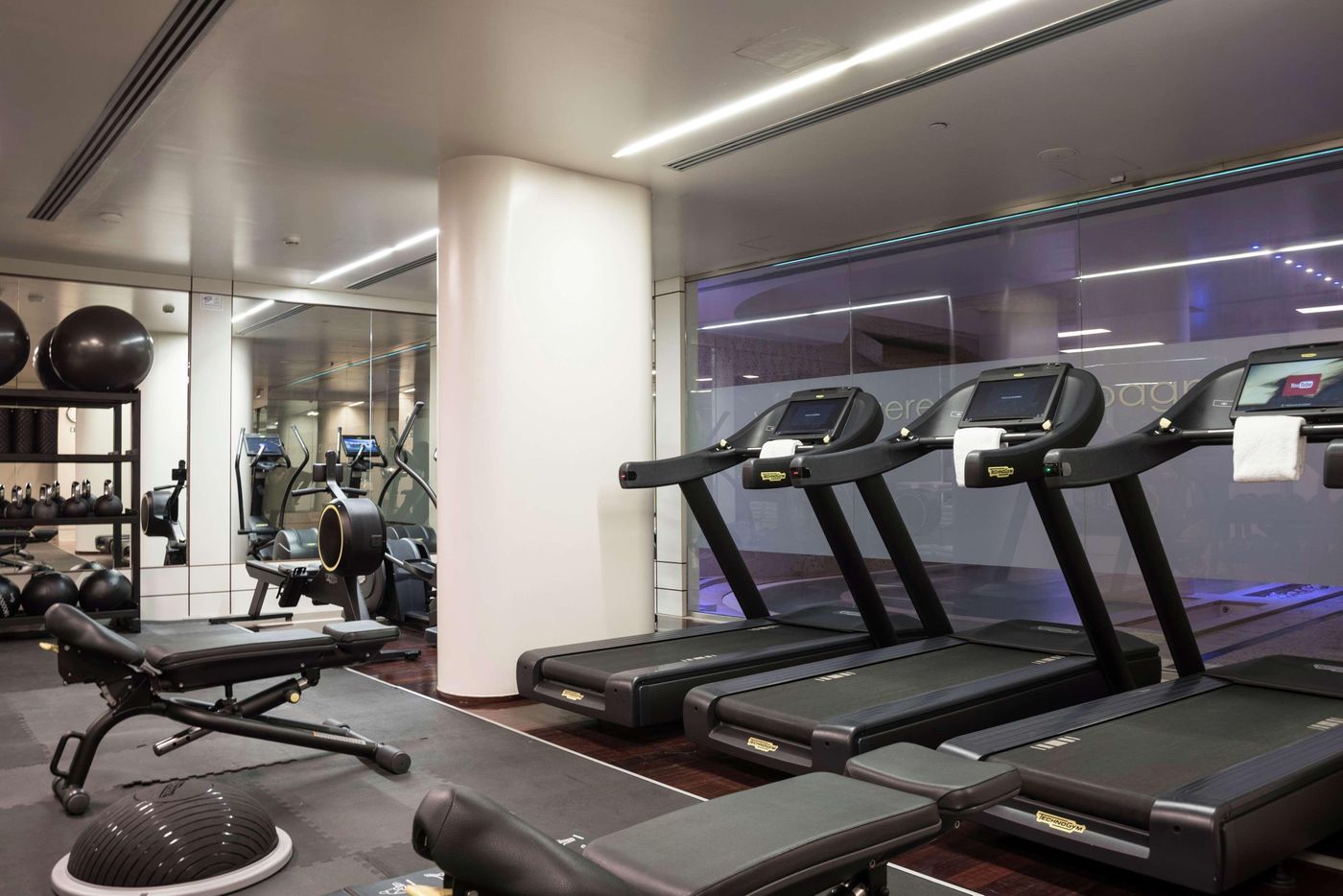 DoubleTree-by-Hilton-Florence-Metropole-Sports-and-Entertainment-55