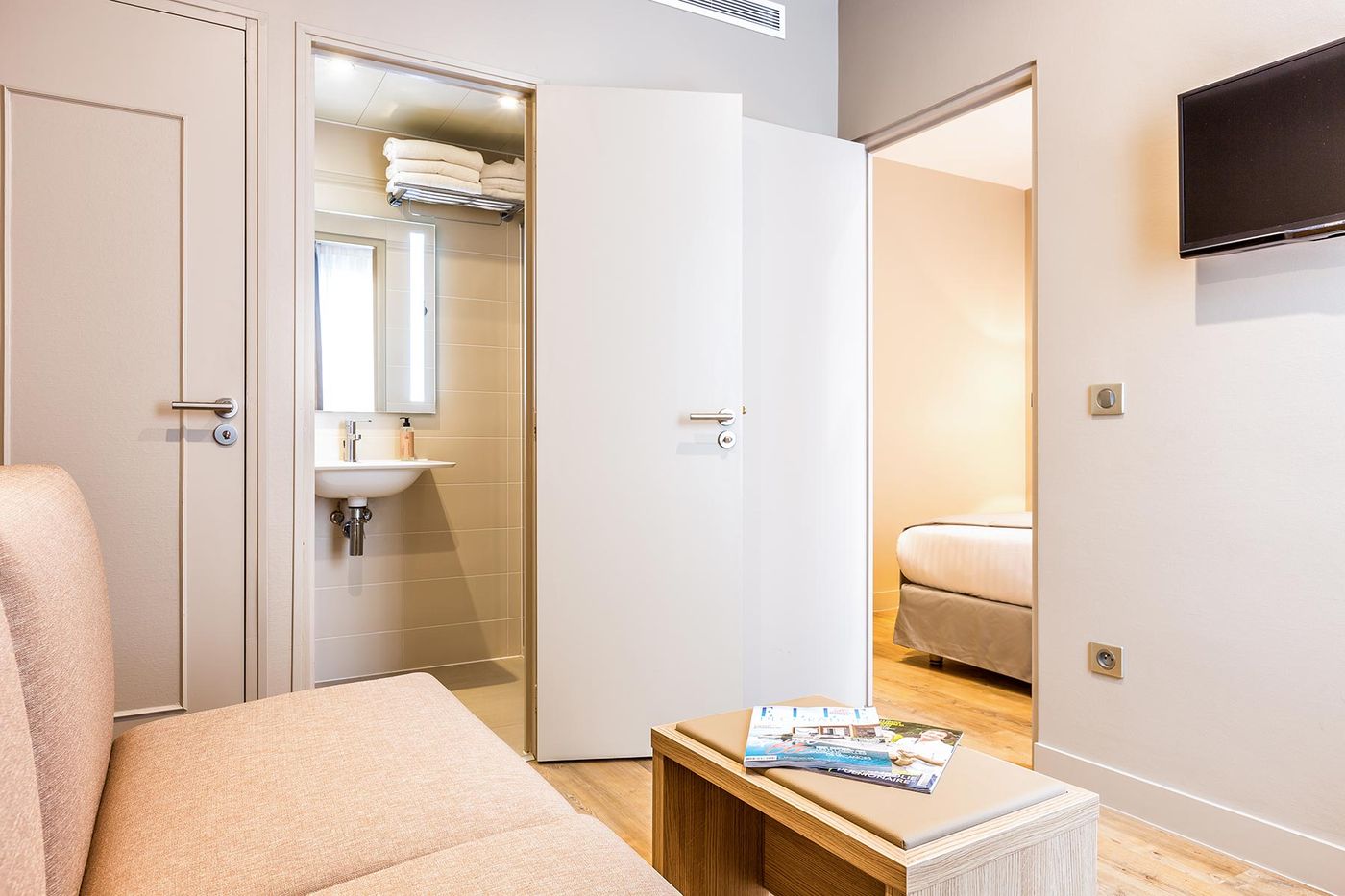 Hotel-Paris-D-Issy-Porte-De-Versailles-Room-2