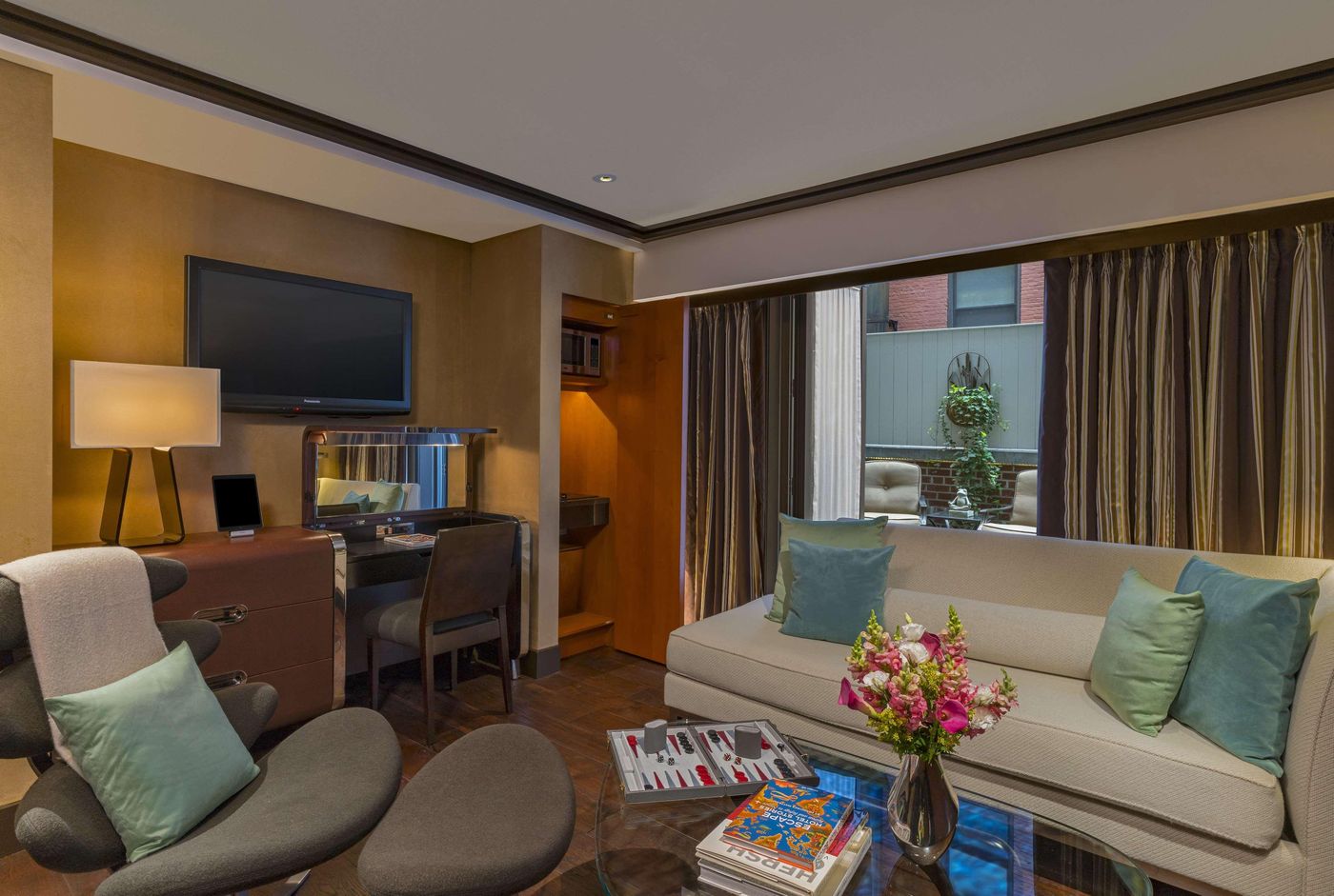 The-Chatwal-in-the-unbound-Collection-Room-34