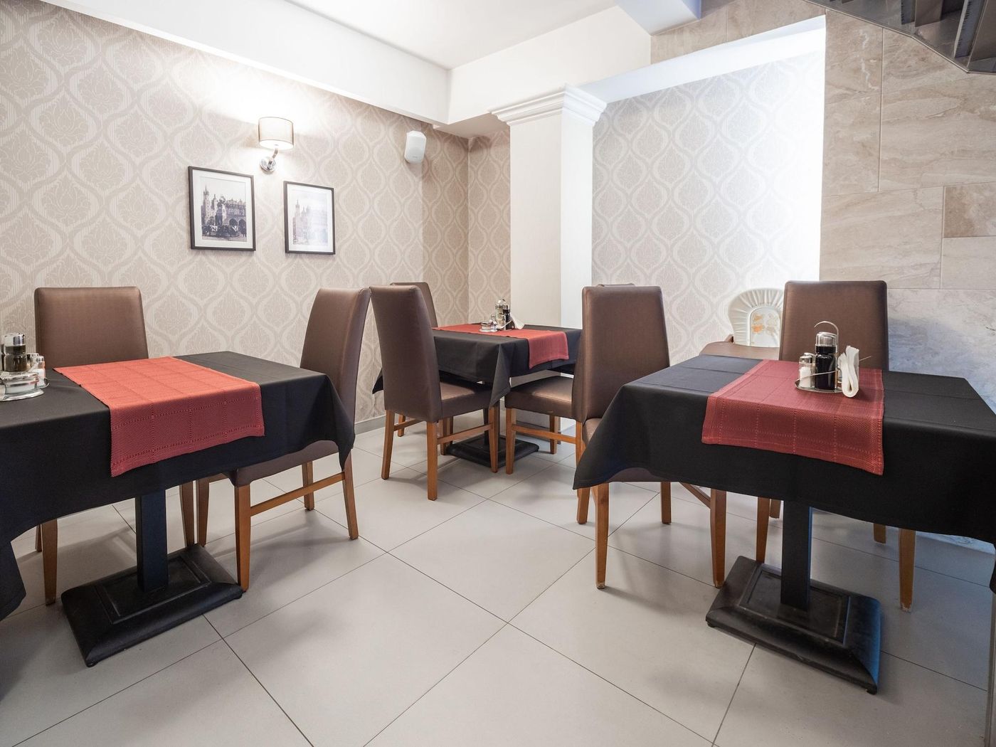 Aparthotel-Miodowa-Restaurant-12